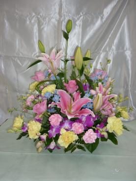 ご結婚記念日にご主人から奥様へ送られるアレンジメントです|「フラワーショップふじや」　（千葉県八街市の花屋）のブログ